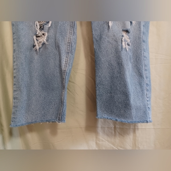 An Old Navy Extra High Rise Sky Hi Straight Blue Jeans - Picture 10 of 13